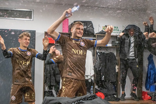 并且在关键 并且在关键